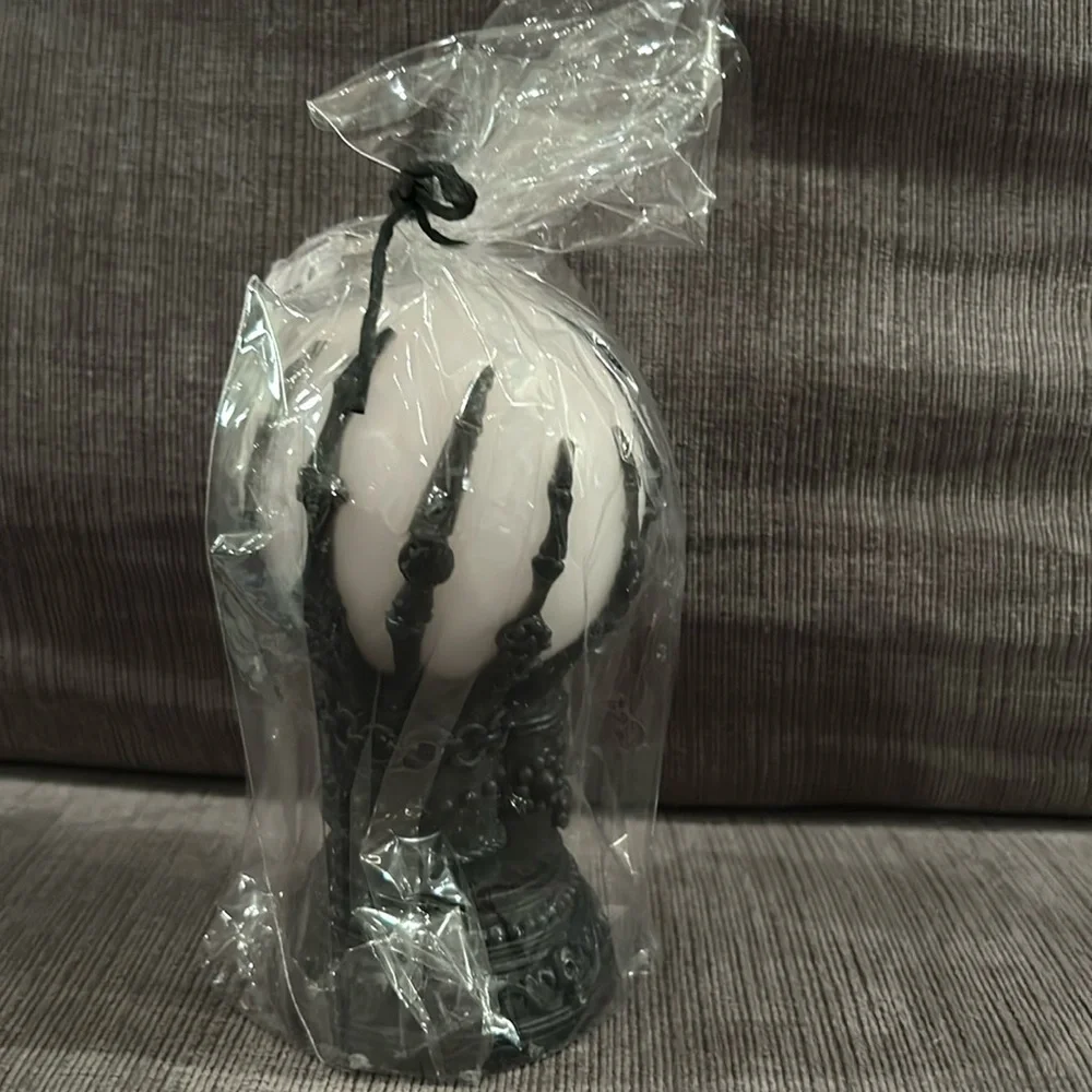 Bleeding Candle Skull Glass Ball NEW